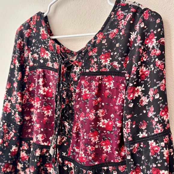 Knox Rose Embroidered Floral Blouse – Size M - Picture 9 of 10